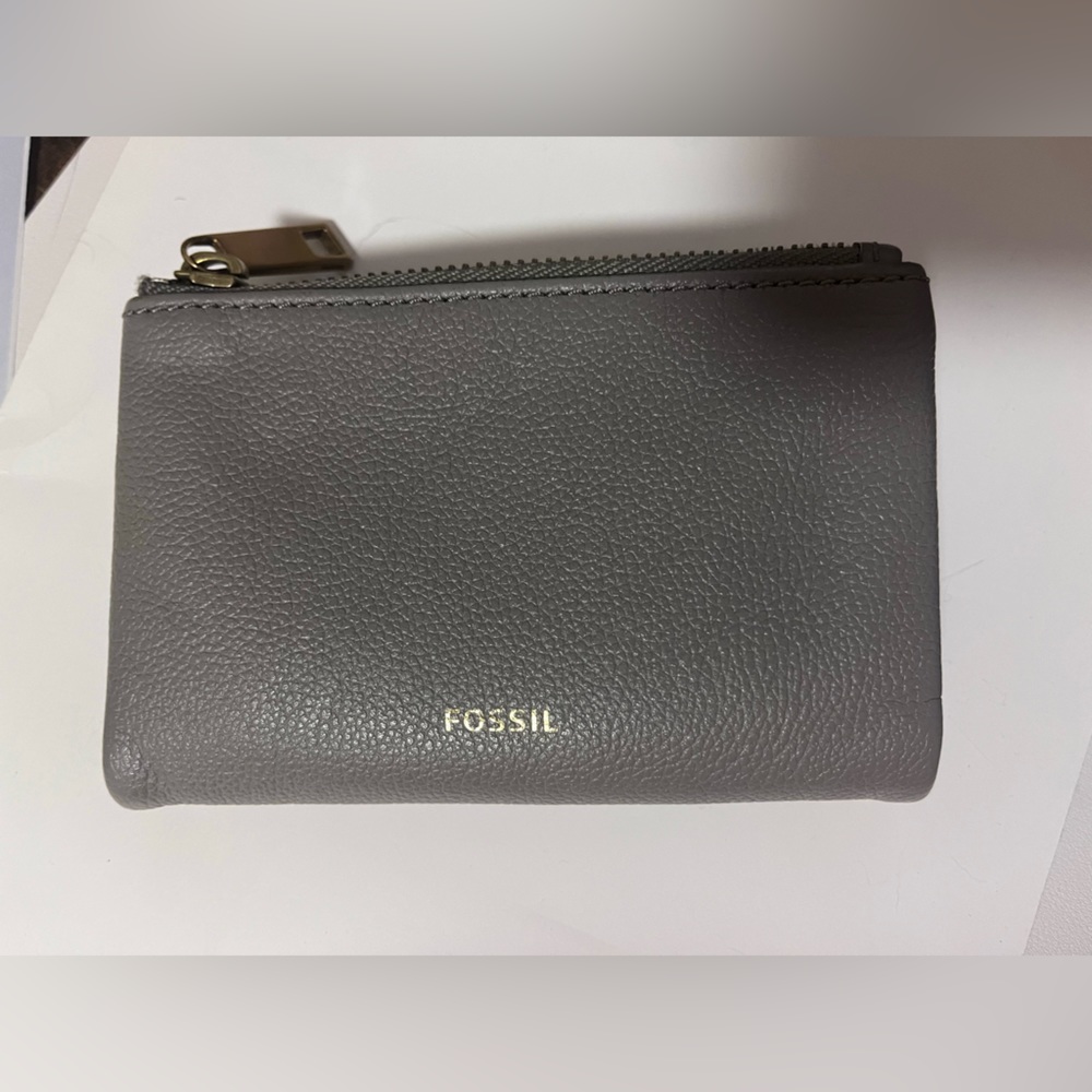 Fossil women’s wallet
